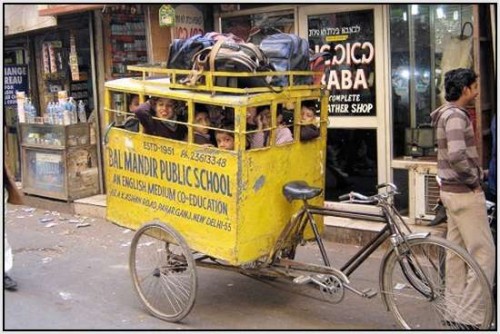 Ĺ kolski autobus Indija